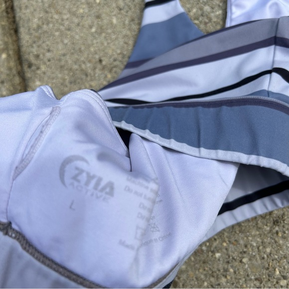 ZYIA Active Women's Horizon Light n Tight Sports Bra Purple Striped Large - Picture 3 of 3